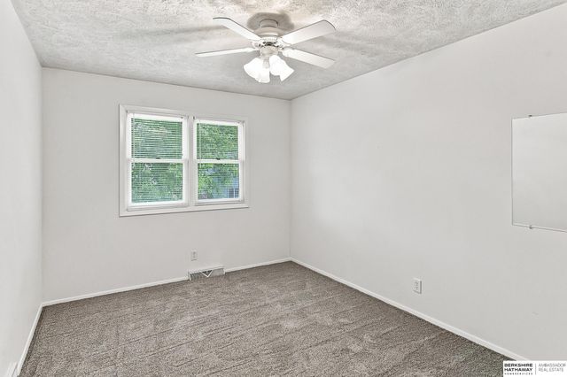 914 Harrington Avenue, Bellevue, NE 68005