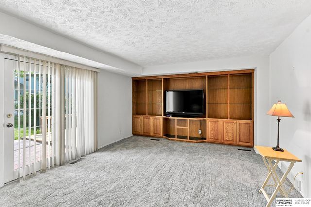 914 Harrington Avenue, Bellevue, NE 68005