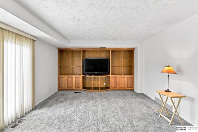 914 Harrington Avenue, Bellevue, NE 68005
