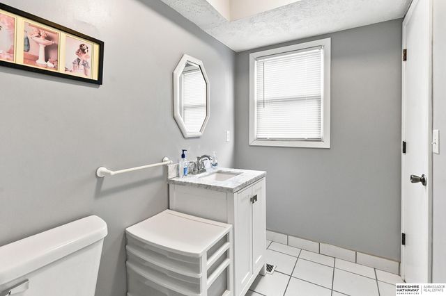 914 Harrington Avenue, Bellevue, NE 68005