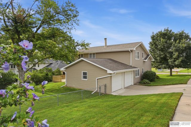 914 Harrington Avenue, Bellevue, NE 68005