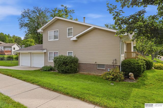 914 Harrington Avenue, Bellevue, NE 68005