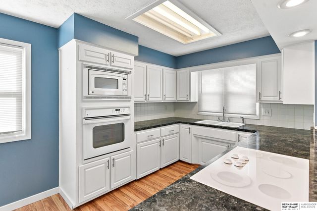 914 Harrington Avenue, Bellevue, NE 68005