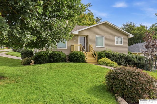 914 Harrington Avenue, Bellevue, NE 68005