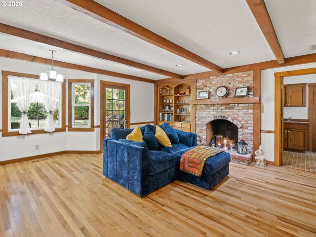 5754 CHARLES Cir, Lake Oswego, OR 97035