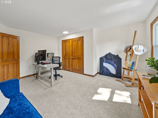 5754 CHARLES Cir, Lake Oswego, OR 97035