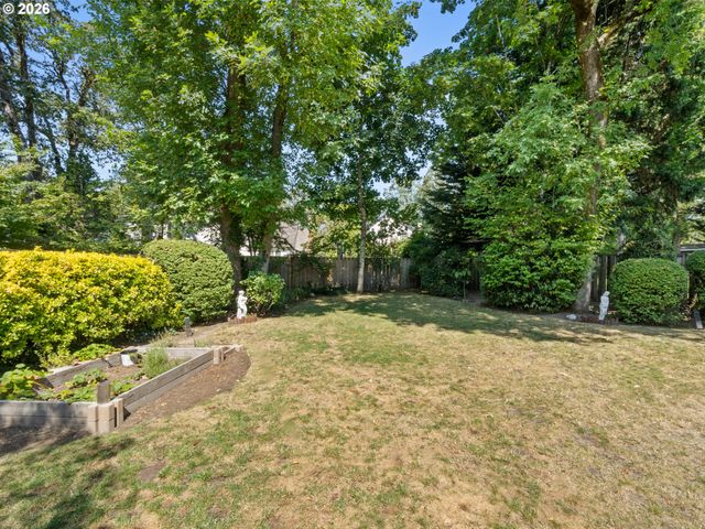 5754 CHARLES Cir, Lake Oswego, OR 97035