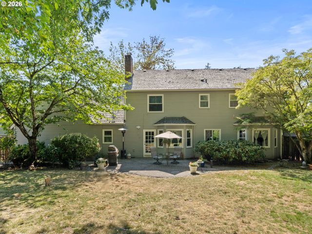 5754 CHARLES Cir, Lake Oswego, OR 97035