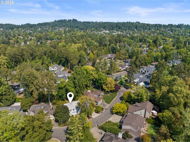 5754 CHARLES Cir, Lake Oswego, OR 97035
