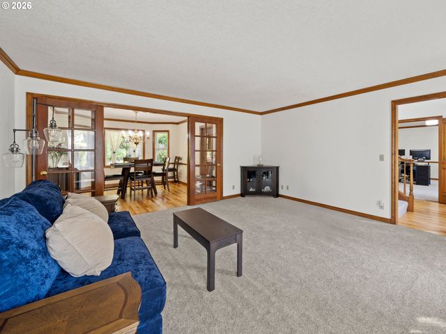 5754 CHARLES Cir, Lake Oswego, OR 97035