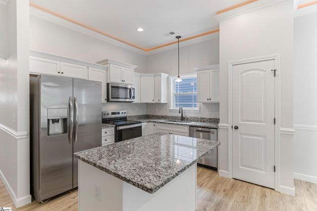 402 Bud Farmer Place, Inman, SC 29349