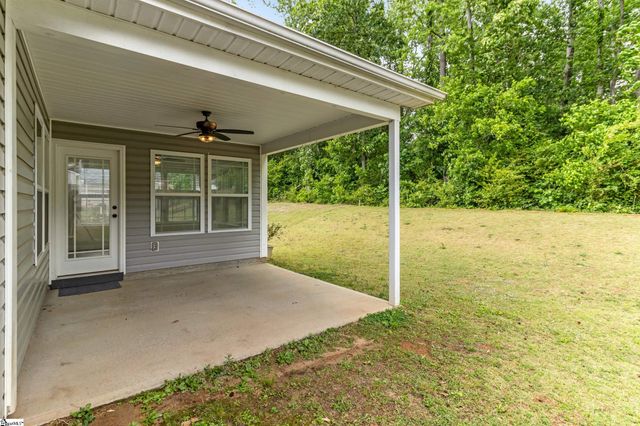 402 Bud Farmer Place, Inman, SC 29349