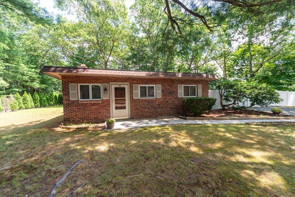 22 James Ave, Stoughton, MA 02072