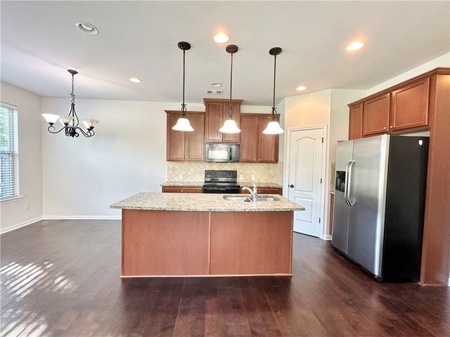 1933 Paxton Ridge Court, Lilburn, GA 30047