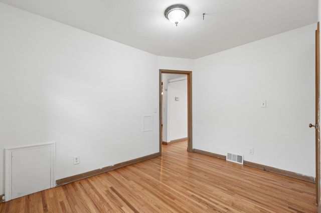 1814 Montana Avenue E, Saint Paul, MN 55119