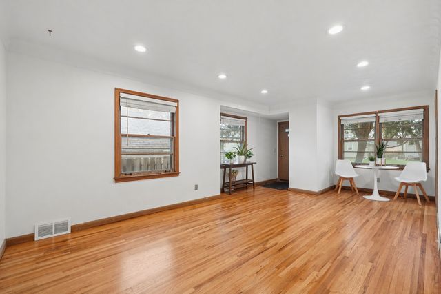 1814 Montana Avenue E, Saint Paul, MN 55119