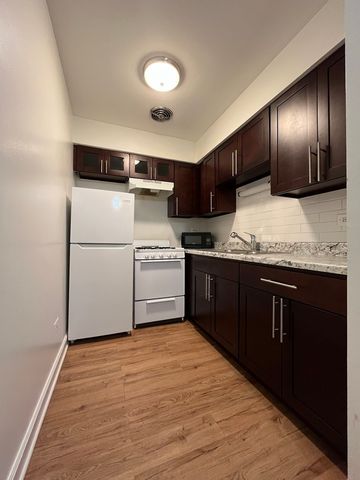 516 W Melrose Street 406, Chicago, IL 60657