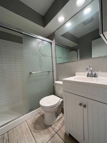 516 W Melrose Street 406, Chicago, IL 60657