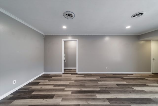 2605 San Medina Avenue, Dallas, TX 75228