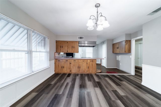 2605 San Medina Avenue, Dallas, TX 75228