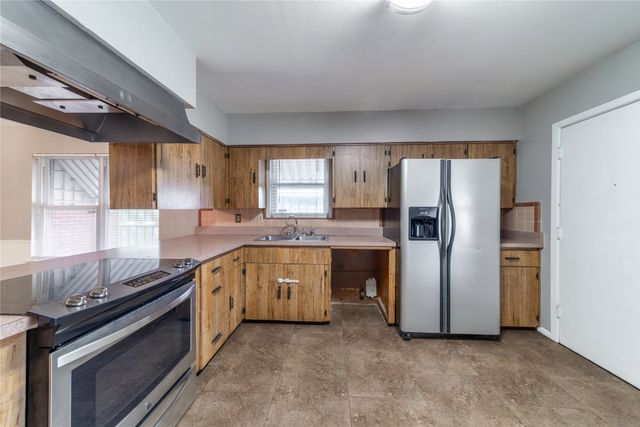 2605 San Medina Avenue, Dallas, TX 75228