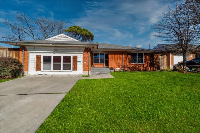 2605 San Medina Avenue, Dallas, TX 75228