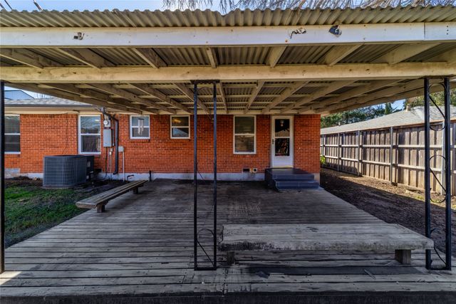 2605 San Medina Avenue, Dallas, TX 75228