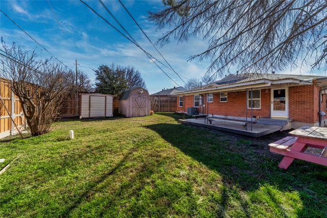 2605 San Medina Avenue, Dallas, TX 75228