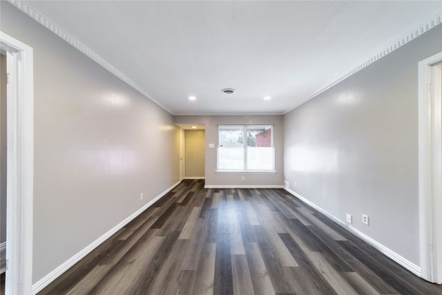 2605 San Medina Avenue, Dallas, TX 75228