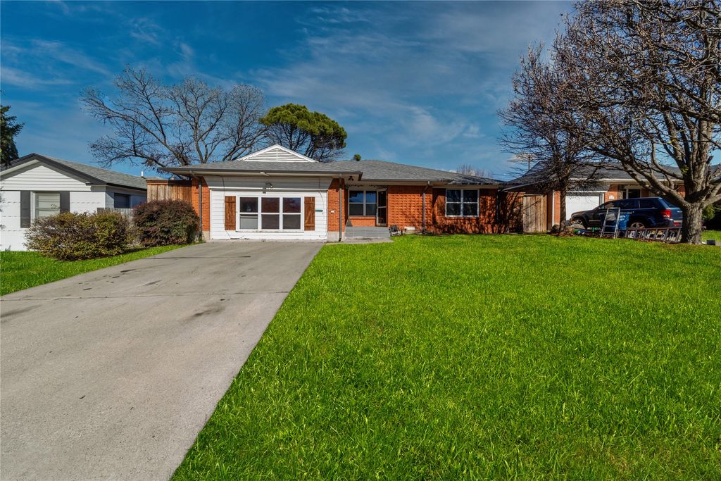 2605 San Medina Avenue, Dallas, TX 75228