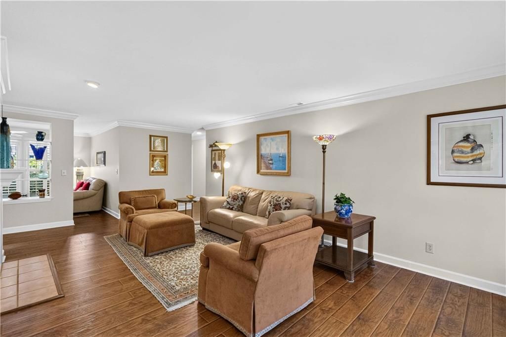 Image 12 of property listing at 3910 Ashford Lake Court NE 3910, Atlanta, GA 30319
