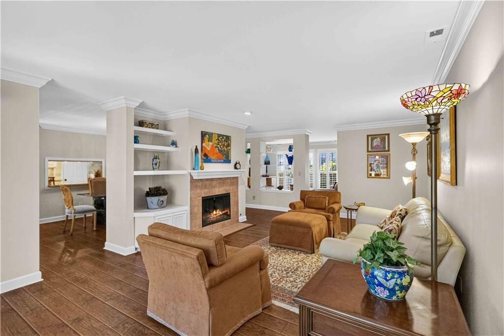 Image 13 of property listing at 3910 Ashford Lake Court NE 3910, Atlanta, GA 30319