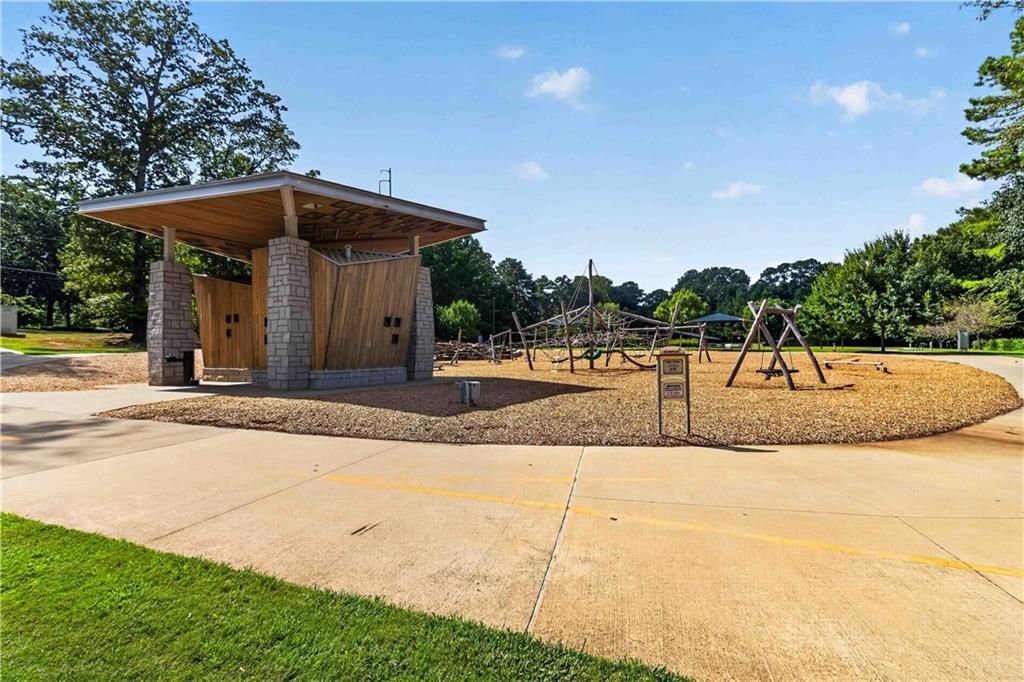 Image 39 of property listing at 3910 Ashford Lake Court NE 3910, Atlanta, GA 30319