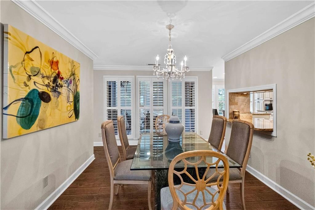 Image 6 of property listing at 3910 Ashford Lake Court NE 3910, Atlanta, GA 30319