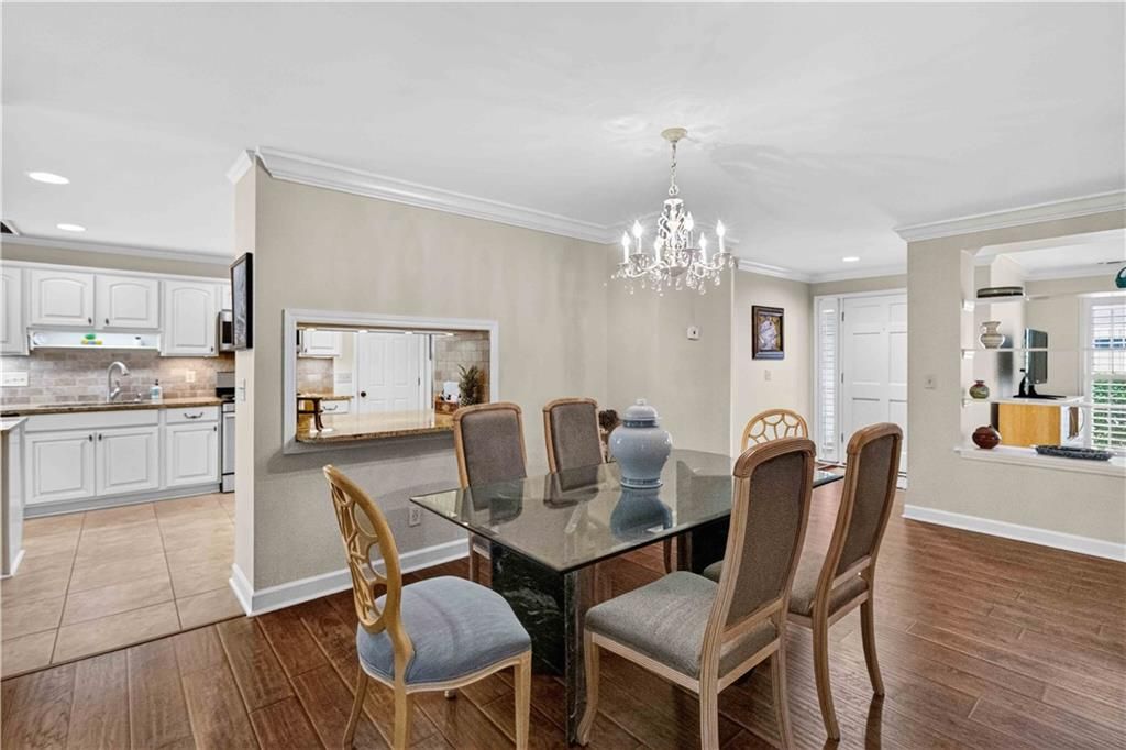 Image 9 of property listing at 3910 Ashford Lake Court NE 3910, Atlanta, GA 30319