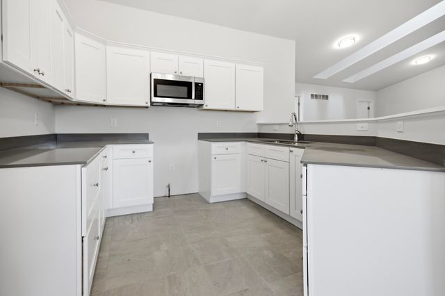 3031 W 82nd Place, Merrillville, IN 46410
