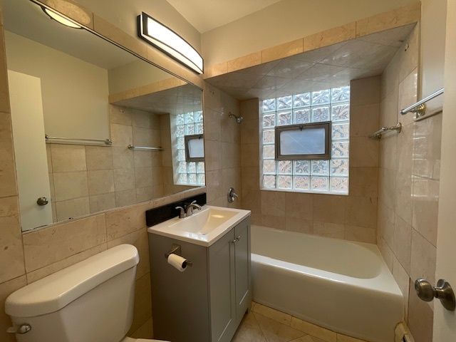 1645 S Harlem Avenue 1E, Berwyn, IL 60402