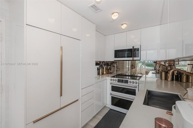 1000 West Ave 825, Miami Beach, FL 33139