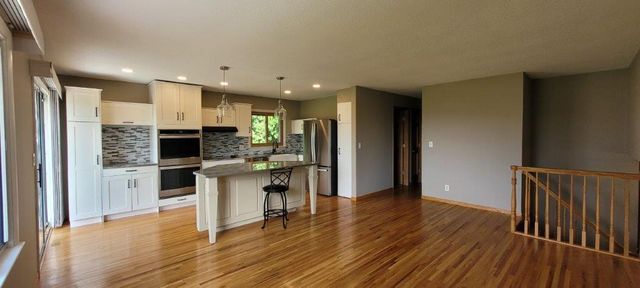 8496 Harkness Road S, Cottage Grove, MN 55016