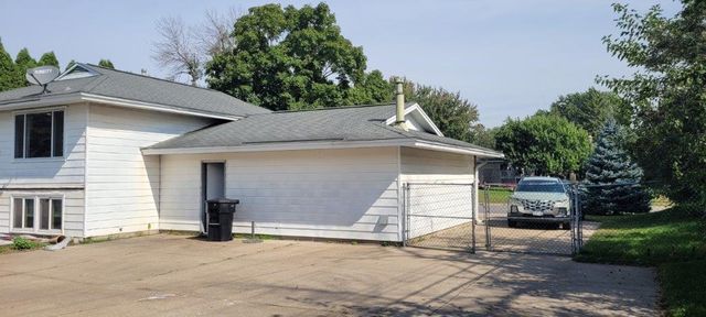 8496 Harkness Road S, Cottage Grove, MN 55016