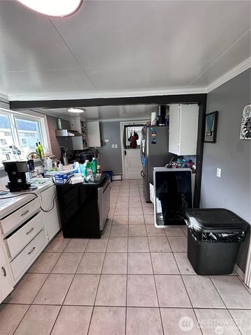 9126 E G Street, Tacoma, WA 98445