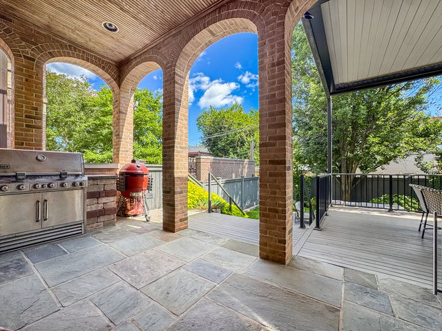 2615 N Paulina Street, Chicago, IL 60614