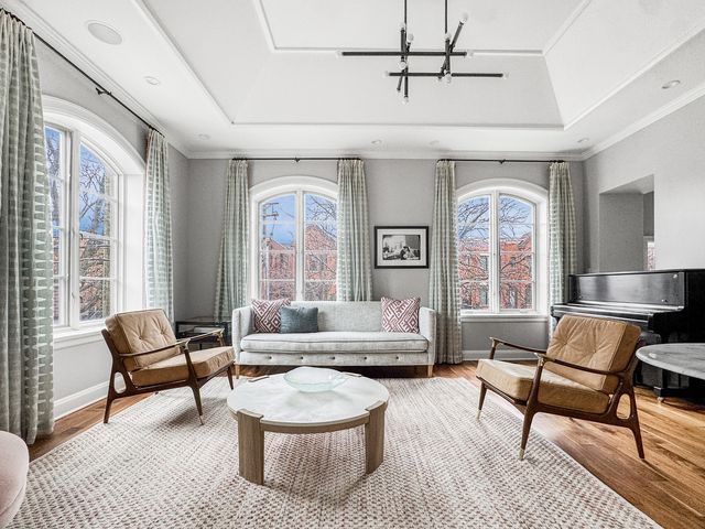 2615 N Paulina Street, Chicago, IL 60614