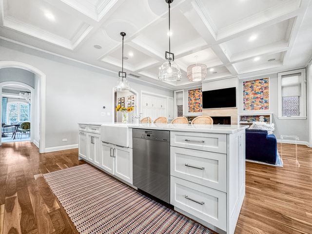 2615 N Paulina Street, Chicago, IL 60614