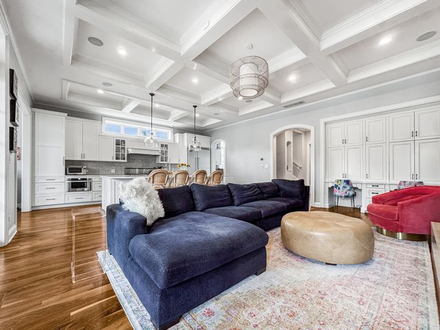 2615 N Paulina Street, Chicago, IL 60614