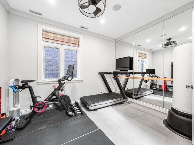 2615 N Paulina Street, Chicago, IL 60614