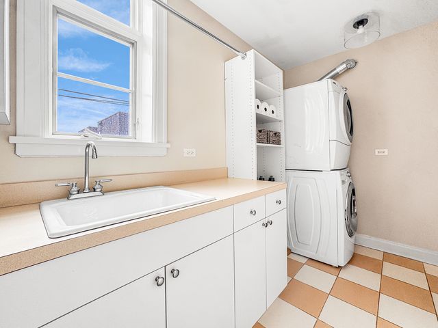 2615 N Paulina Street, Chicago, IL 60614