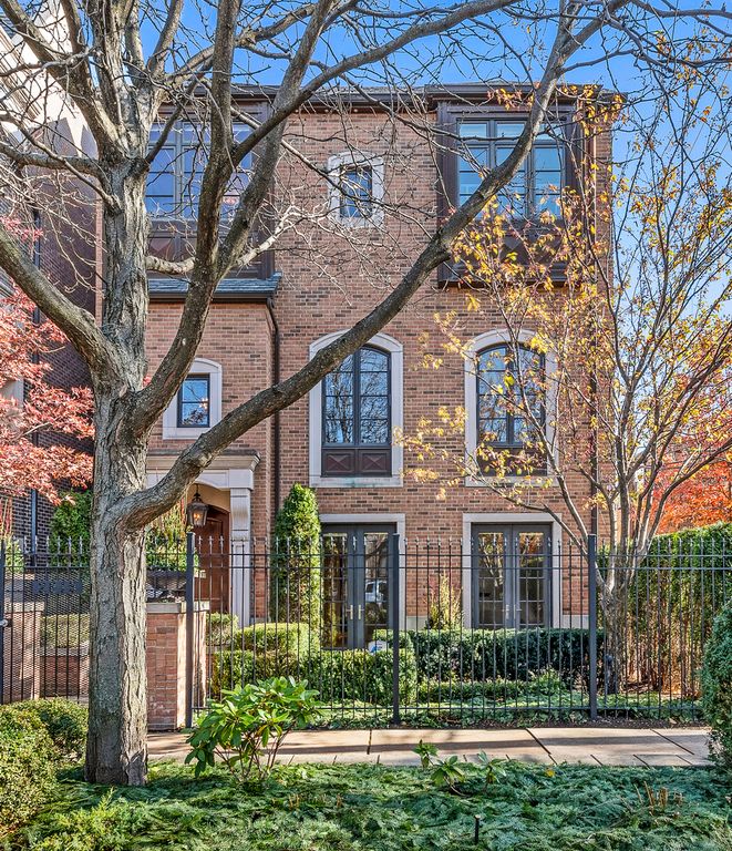 2615 N Paulina Street, Chicago, IL 60614