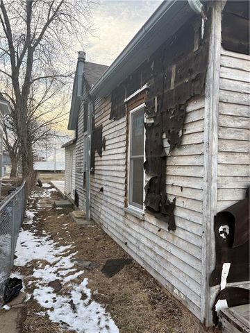 3010 S 19th Street, St Joseph, MO 64503