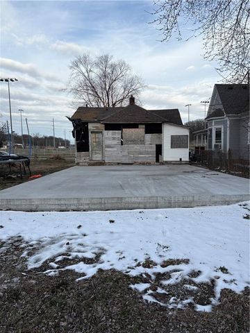 3010 S 19th Street, St Joseph, MO 64503